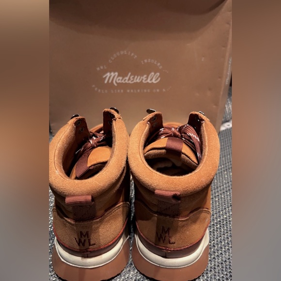 High-top kickoff trainer sneaker in suede. - Picture 3 of 7